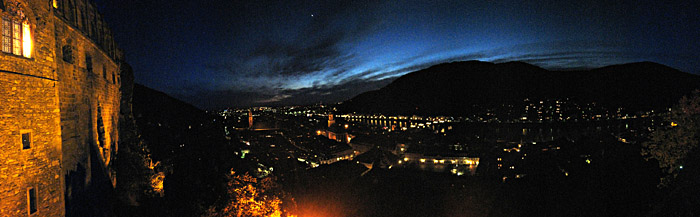 Blick auf Heidelberg bei Nacht; Bild größerklickbar